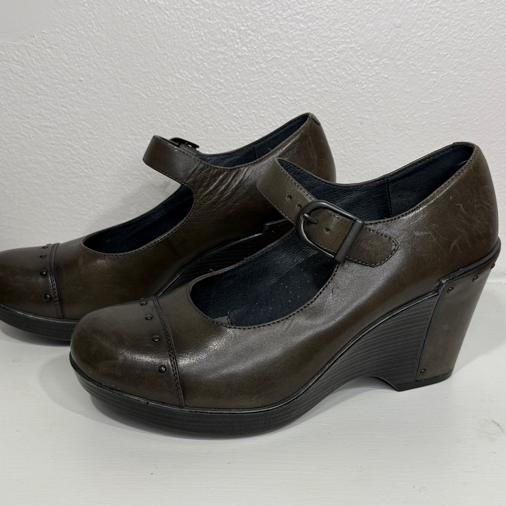Olive Dansko Fanny wedge heels 39